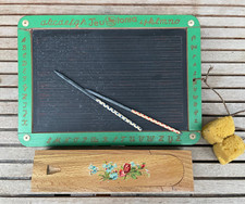 antike Schiefertafel der Fa. Teutonia m. pass. Griffelkasten u. 2 Orig. griffeln