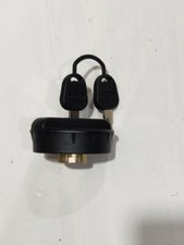 TAPA DE TANQUE CON LLAVE LADA