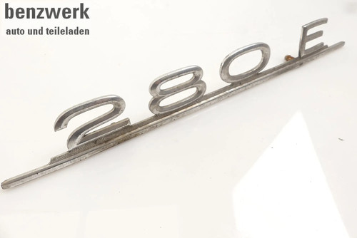Mercedes w115 w114 - w114, emblem
