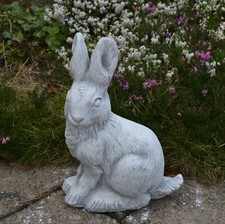 Hase sitzend Kaninchen Ostern