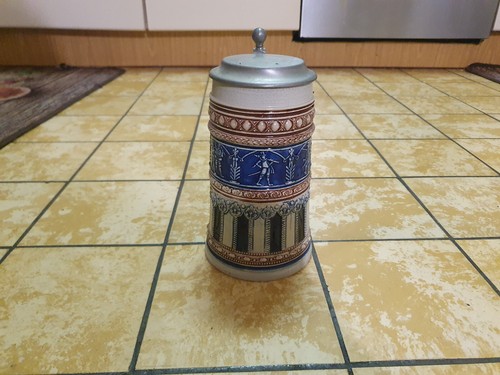 Bierkrug mit zinndeckel - bierkrug,