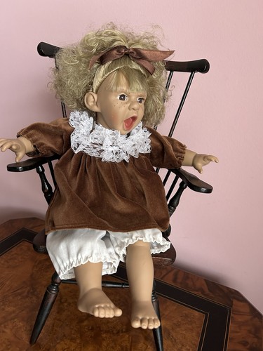 Süße mädchen charakterpuppe - mädchen,