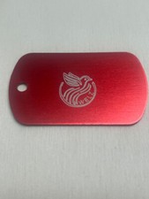 Rote tesla platte ihre - rote,