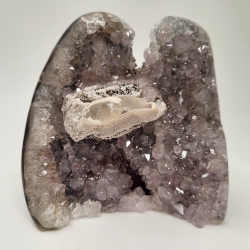 Amethyst druse mit calcite - amethyst,
