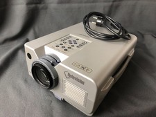 Sharp Beamer XG - C40XE, Auflösung XVGA 1024 x 768, Lampe 536 h von 2000 h