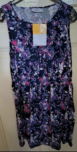 Neues buntes kleid mit - kleid, blumen