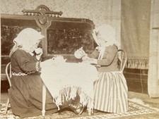 Kinder Getarnt Als Großmutter