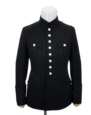 Uniformjacke mit Schirmmütze
