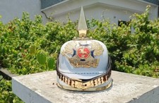Weiße deutsche Pickelhaube