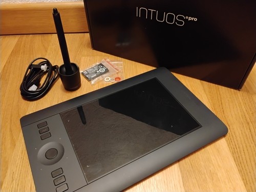 Wacom intuos pro small pen - wacom,