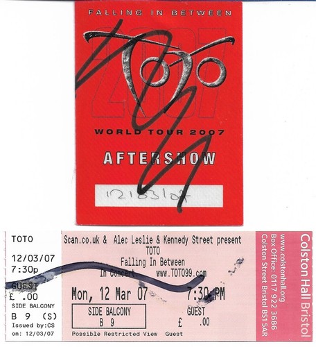 Toto falling in - -,