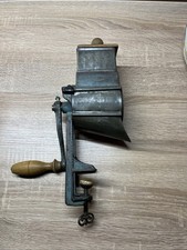 Vintage Nussmühle Trommelreibe Gemüsemühle Halter mit Kurbel -AUSTRIA