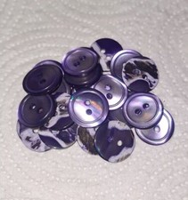 10 Perlmutt Knöpfe lila