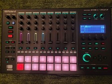 Roland MC-707 Groovebox + Dustcover + Original Karton / Neuwertig