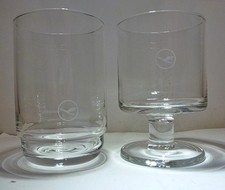 2 verschiedene Gläser mit
