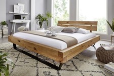 Balkenbett auf Metallwangen