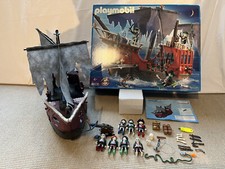 Playmobil Geisterpiraten Piratenschiff 4806, bespielt, + 4 zusätzliche Figuren