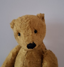 A .  Naomi Laight   Teddybär