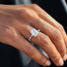 Ehering 18 Karat Weißgold Lab Grown Radiant 2,24 Karat IGI zertifizierter...