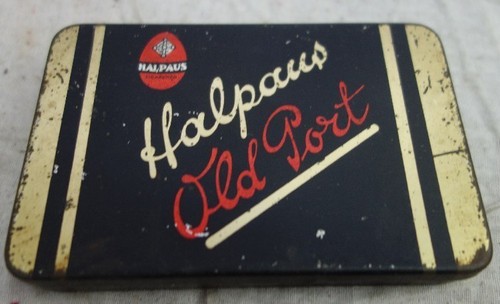 Alte blechdose halpaus old - blechdose,