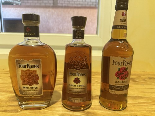 Four roses bourbon whiskey - four,