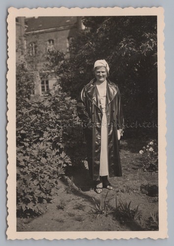 Frau ledermantel portrait - -,