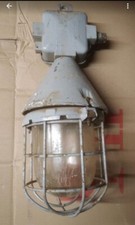 Alte Bunker Lampe Schachtlampe