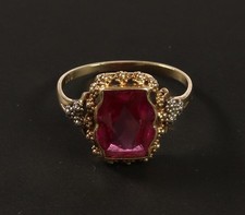 schöner 585er Gelbgold Vintage Ring mit synth. Beryll, Grösse 54