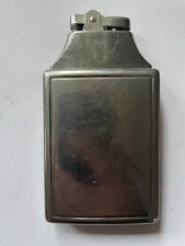 Zigarettenetui mit Feuerzeug