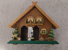Vintage Schwarzwald Wetterhäuschen, Holz, Pressspan, Hartfaser. Plastikfiguren.