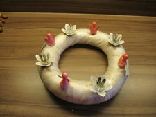 Adventskranz in weiß mit kleinen rosa Engeln