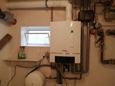 Buderus Logaplus Gasbrennwertheizung mit Zubehör