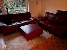 Echtledercouch  Rot 3er, 2-er  und Ein Hocker/Sitz