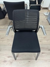 Vitra - Meda Slim - Konferenzstuhl - Netz - Schwarz / Chrom - A824