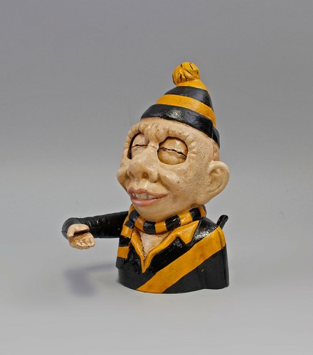 9973045 figur spardose eisen - spardose,