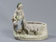 Große Porzellan-Figur Skulptur Vase Fayence AMPHORA "Bäuerin mit Schaf"