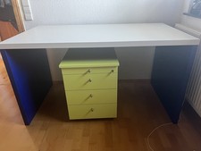 Moderner Schreibtisch in Schreinerqualität mit Rollcontainer 