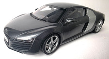 KYOSHO 1 :18 AUDI R8 4.2 FSI