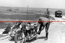 F018353 Man repairing NSU D