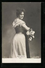 Ansichtskarte Schauspielerin Agnes Sorma mit Blumen in der Hand 