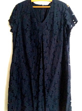 Festliches Spitzenkleid in royalblau Gr. 46, mit kurzen Ärmelchen u. Kellerfalte