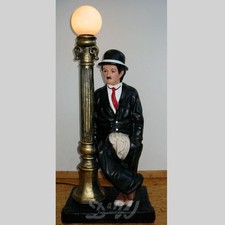 CHARLY CHAPLIN mit Laterne 83