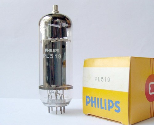 Röhre 519 py500a - 519, near