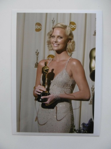 Charlize theron autogramm - charlize,