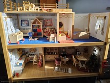 Dora Kuhn Puppenhaus zum Beleuchten mit Bodo Hennig Möbeln und viel Zubehör 