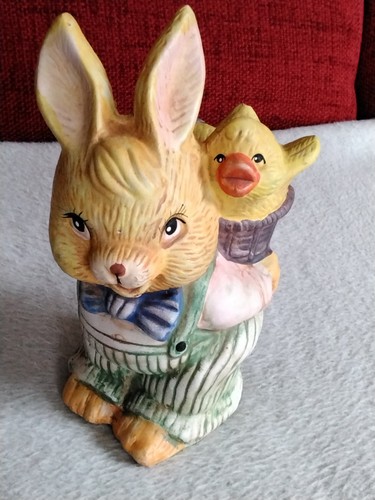 Osterhase aus ton als spardose - ton,