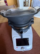 Monsieur Cuisine Connect 1200 E5, Zubehör und 2. Topf (Wiener, NP 89 Euro)