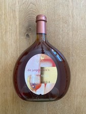 Biete eine Flasche die jungen