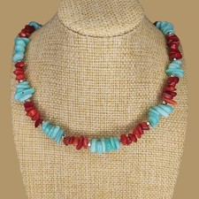 Handemade Kette. Rote Korallen  und Aquamarin.