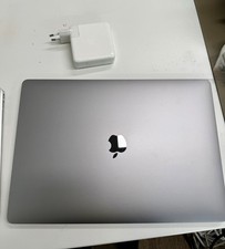 Apple MacBook Pro 15 Zoll (1TB SSD, Intel Core i7, 3,1 Ghz, Touch, 16GB, 2017)